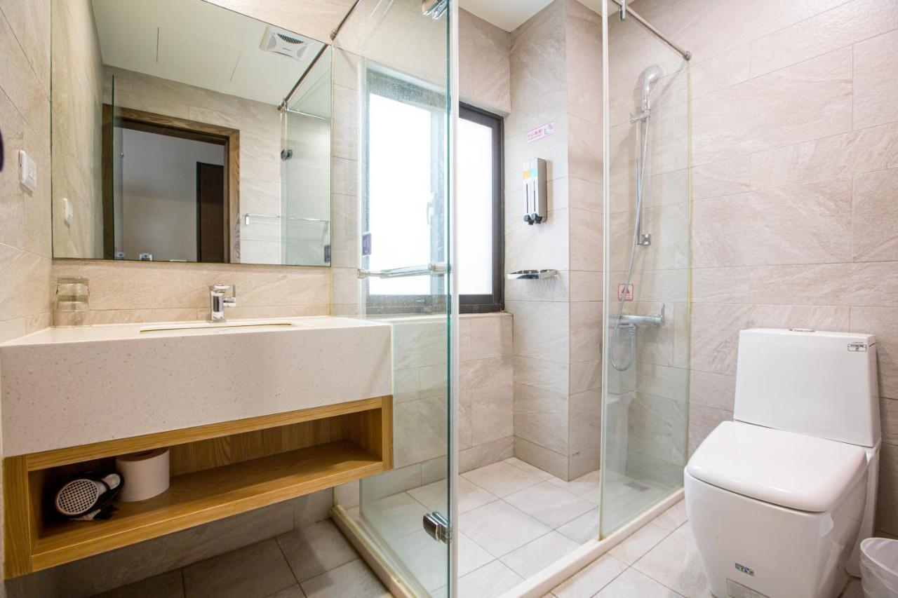 Easylazy Inn Taichung Dış mekan fotoğraf
