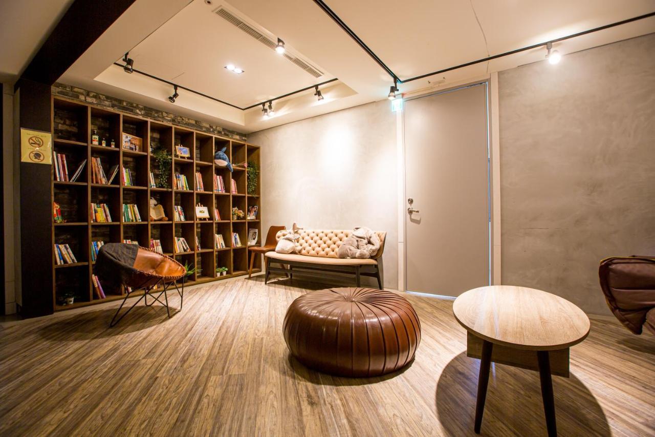 Easylazy Inn Taichung Dış mekan fotoğraf