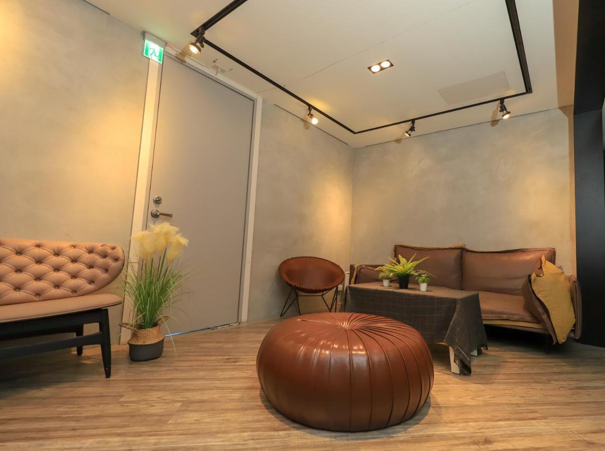 Easylazy Inn Taichung Dış mekan fotoğraf